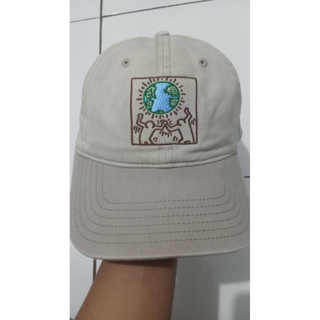Topi Keith Haring