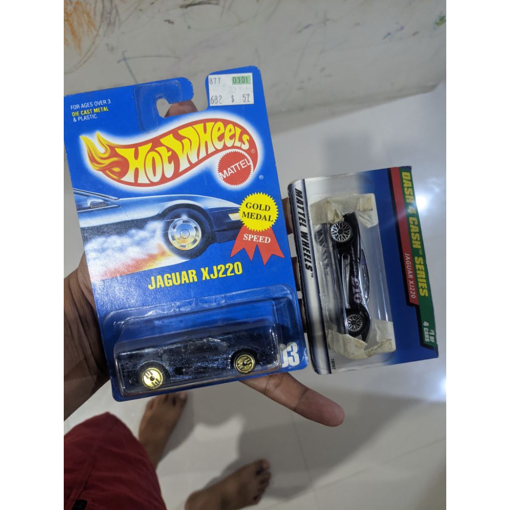 Paket Hotwheels Jaguar XJ220 dan HSW Jack hammer
