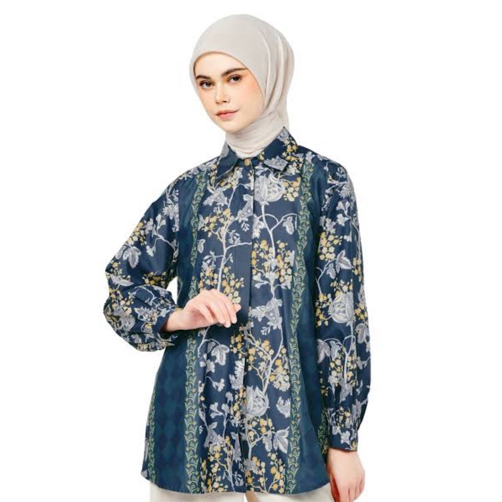 Nada Puspita Bonjour Basic Shirt