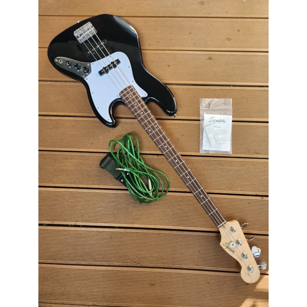 Squier by Fender Jazz Bass Affinity Series