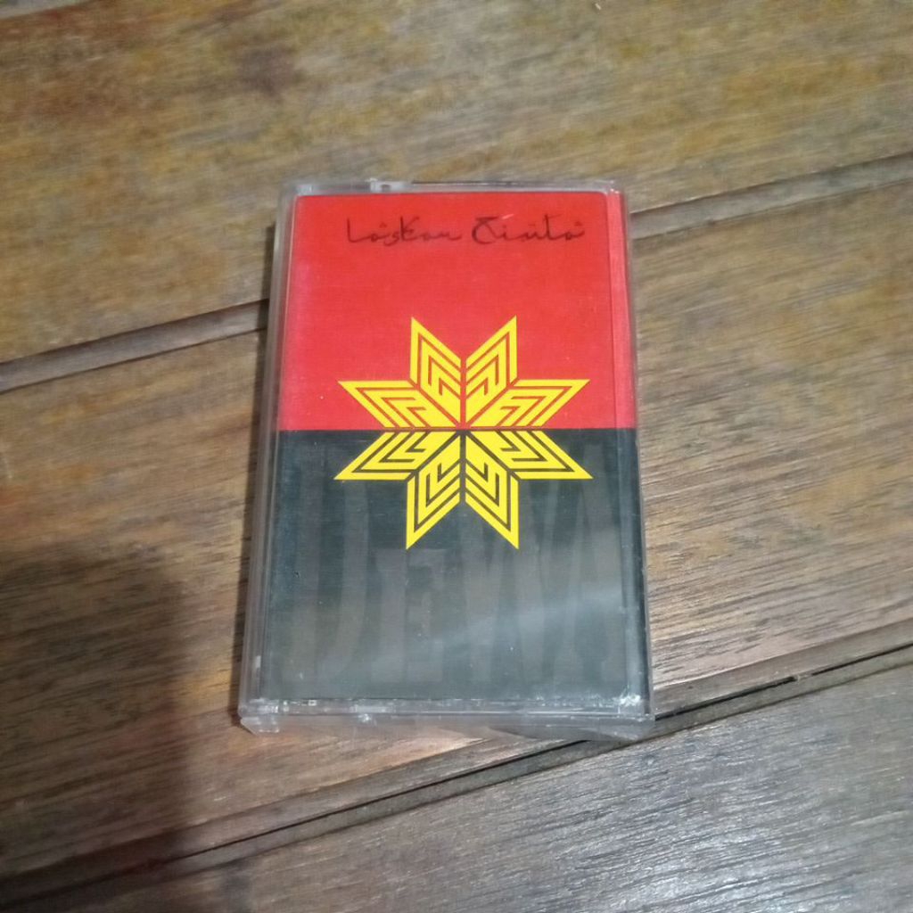 Kaset Dewa Laskar Cinta/2004 aquarius musikindo mulus