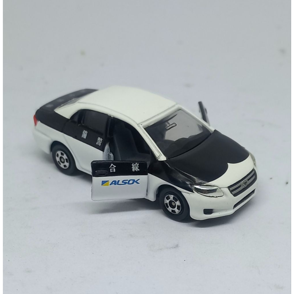 tomica toyota corolla axio alsok 27 takara tomy loose diecast (t)