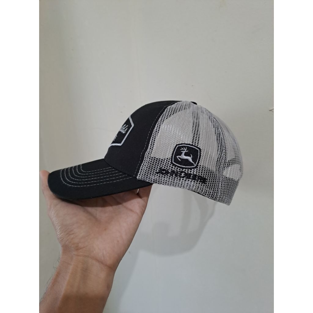 topi john deere ori