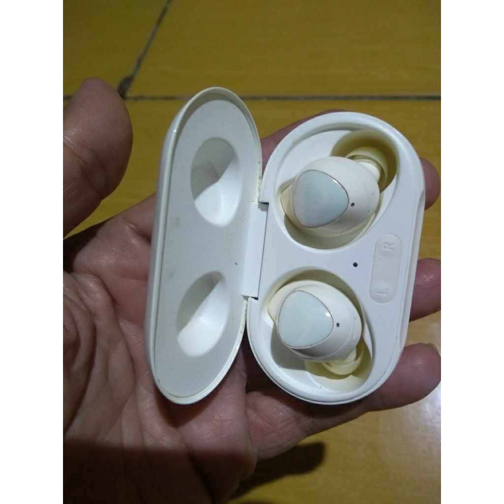 TWS SAMSUNG BUDS PLUS MINUS