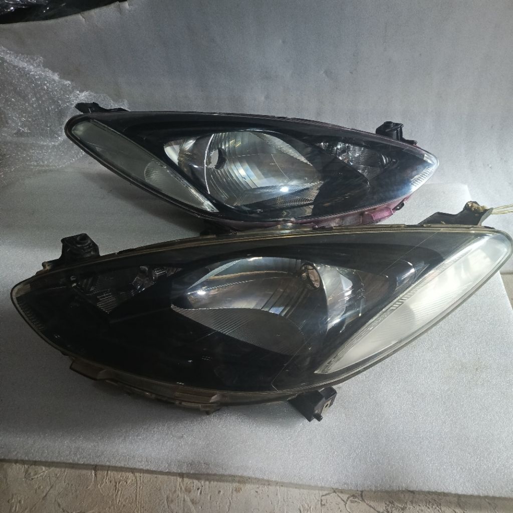 HEADLAMP LAMPU DEPAN MAZDA2 2008 2010 2012