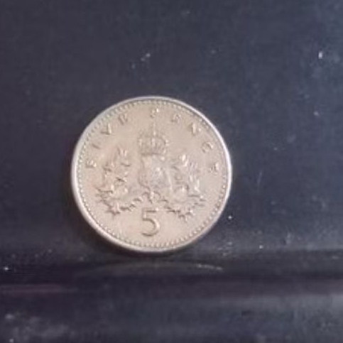koin inggris 5 pence tahun acak