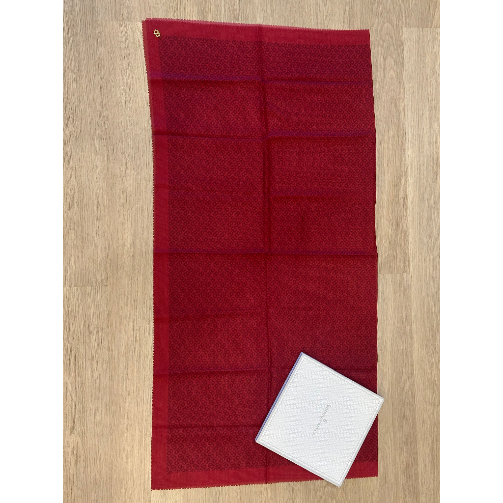 Buttonscarves Tapis Red Preloved Like New