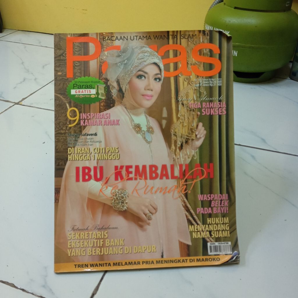 Majalah Paras 2012. tren wanita melamar pria di maroko