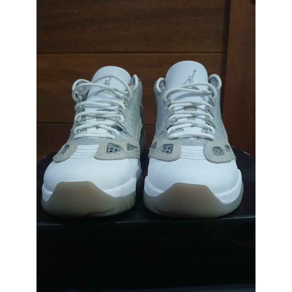 Air Jordan 11 Retro Low IE