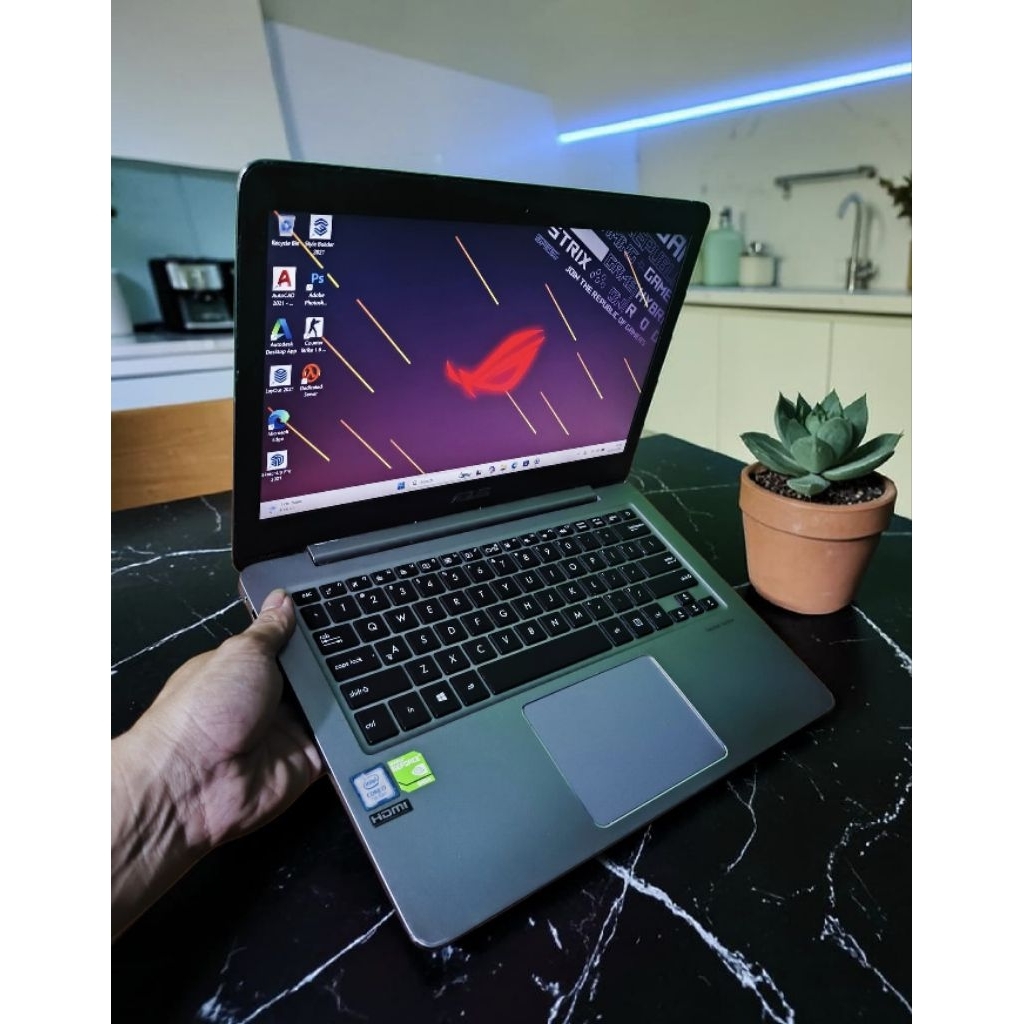 Laptop Asus ZENBOOK UX310UQK Core i7 RAM 8Gb SSD 256Gb DUAL VGA NVIDIA