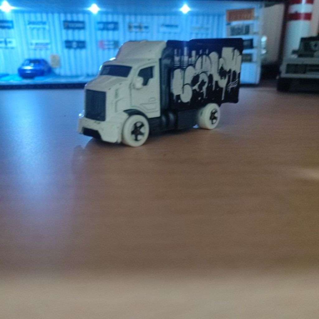 hot wheels hiway hauler