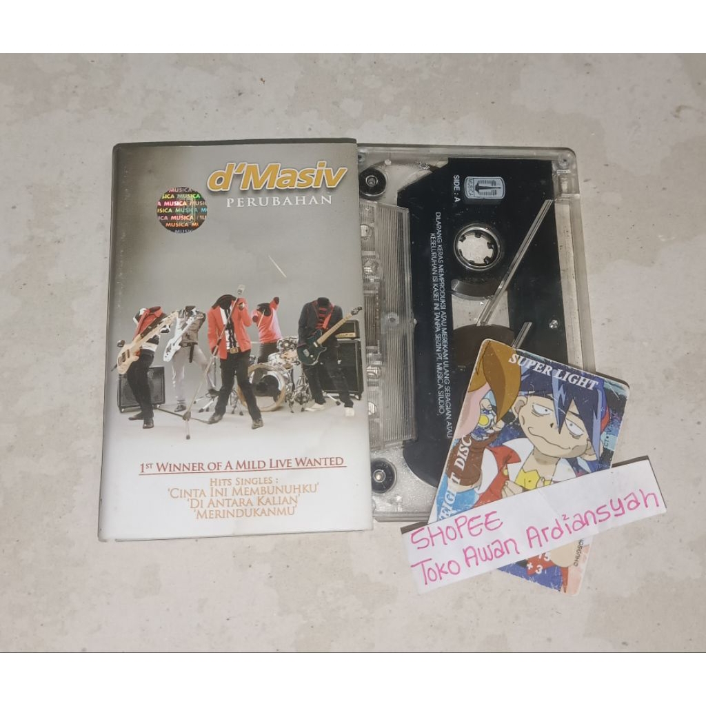 kaset pita d'masiv perubahan kaset pita dmasiv perubahan (cover depan ada bekas noda dikit, liat sem