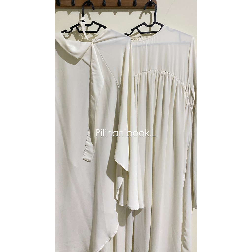 PRELOVED Lozy Hijab - Mida Abaya Khimar Set (Abaya Gamis Set French Khimar Haji dan Umrah Lozy x Ham