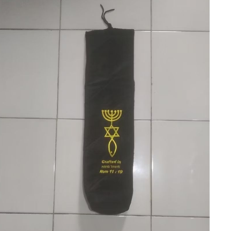 sarung tas shofar yemenite hitam p77cm d14cm bordir menorah mesianic lapis busa model serut atas