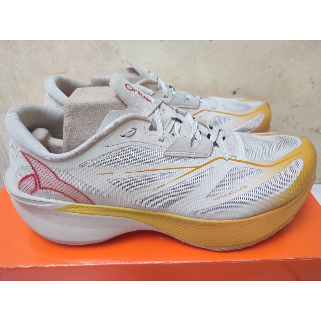 Sepatu Running Ortuseight Hyperglide 4.0 preloved