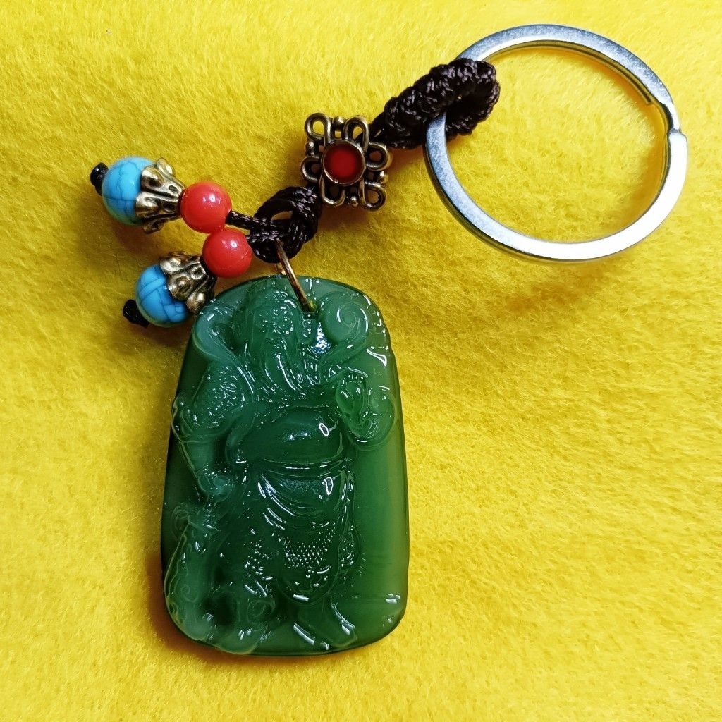 Liontin Giok Dewa Kwan Kong Thailand