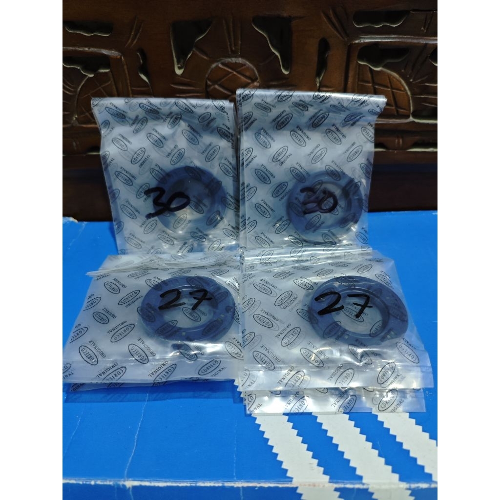 seal roda belakang vespa