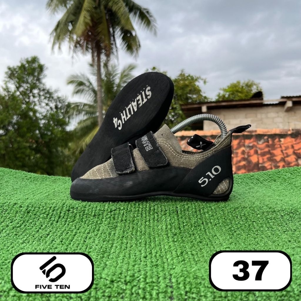 sepatu climbing panjat tebing Five Ten Coyote Grey 37