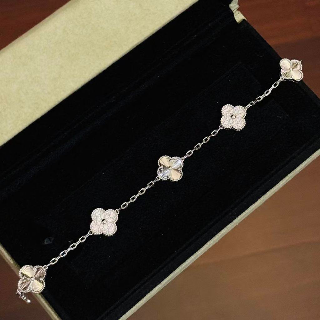 Van Cleef&Arpels Five Flower Laser Full Diamond Bracelet
