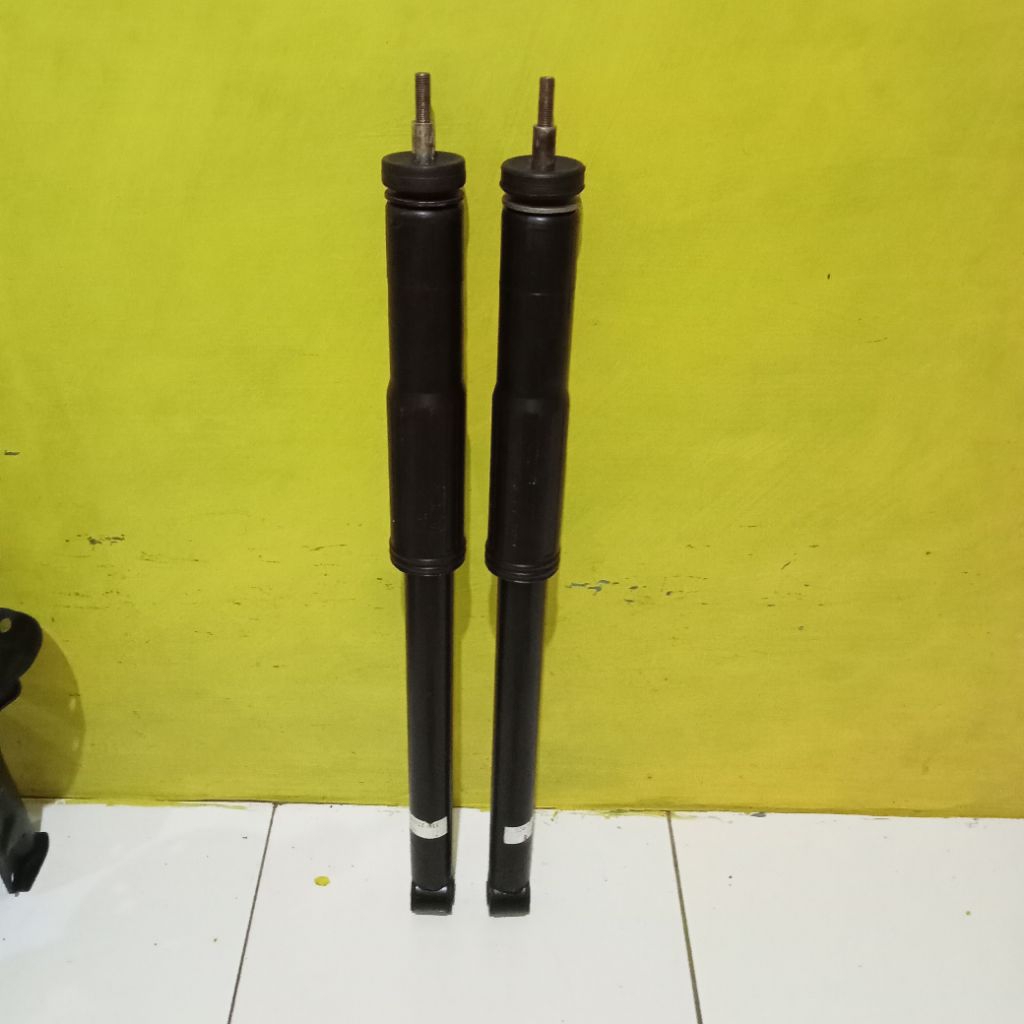 Shockbreaker Mobilio Belakang Original Showa
