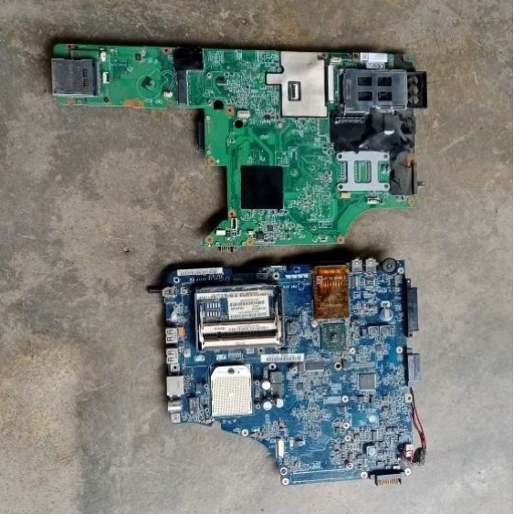 Motherboard laptop jadul untuk bahan