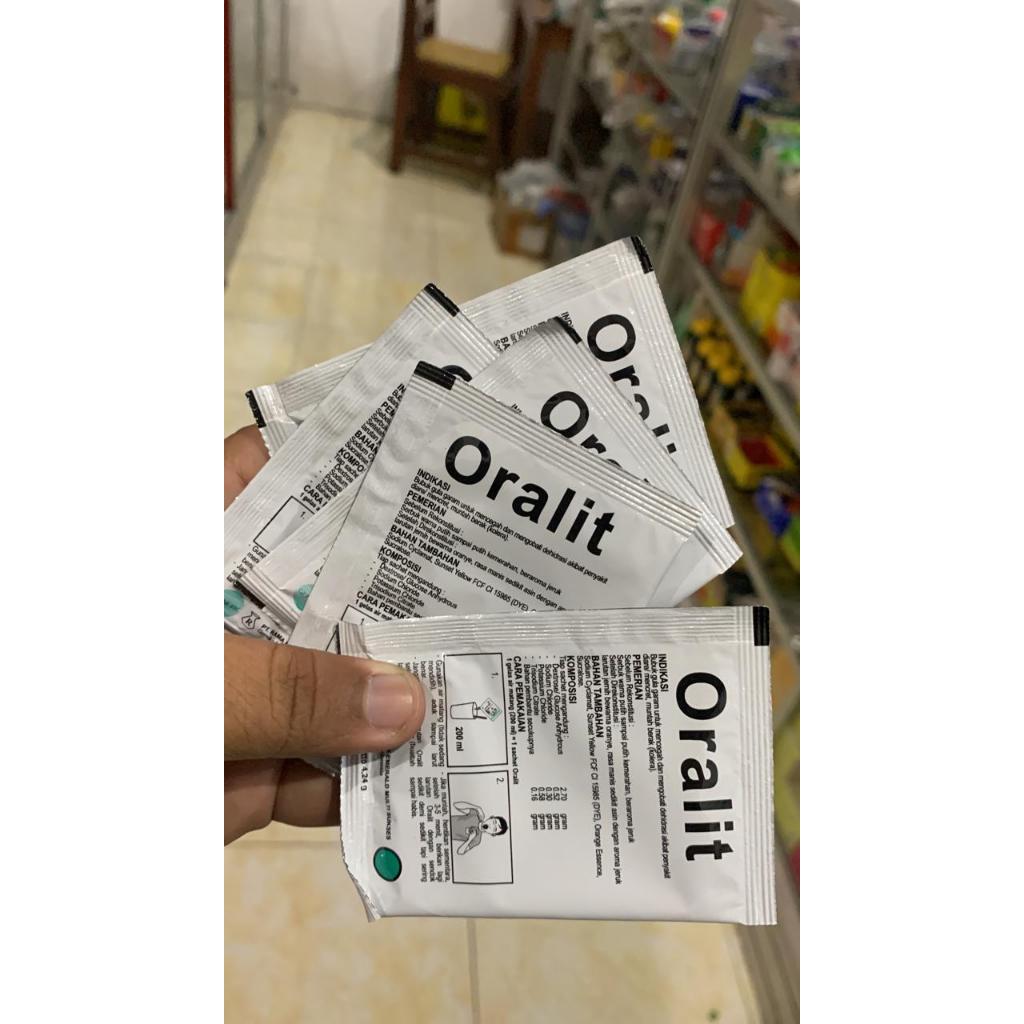 Oralit 1 Sachet - Serbuk Elektrolit untuk Atasi Dehidrasi Anak