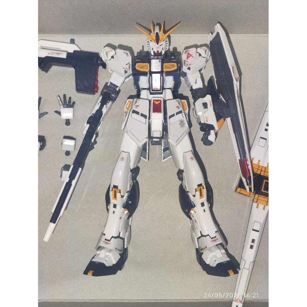 rg Gundam nu bandai