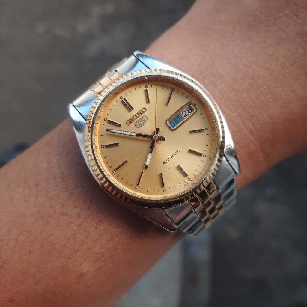 Jam Tangan Seiko 5 Presiden 7009 Automatic Twotone Gold Dial 100% Original