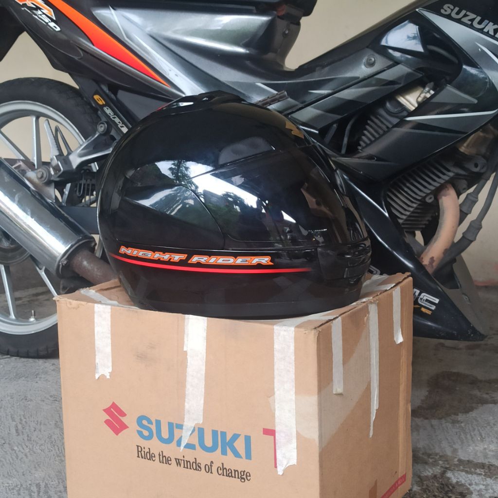HELM FULLFACE SUZUKI NIGHT RIDER ORIGINAL, NEW OLD STOCK (NOS)