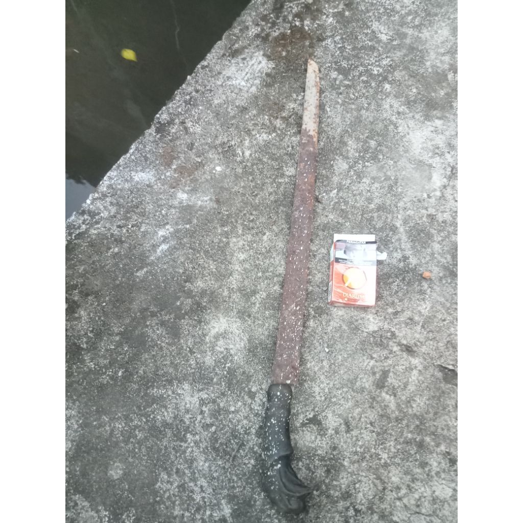 pedang sabet temuan