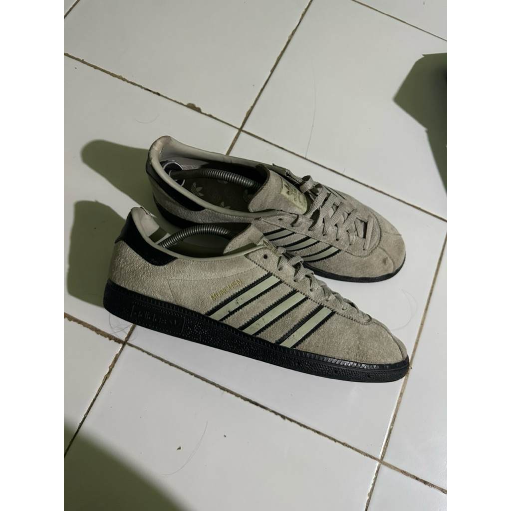 Adidas Munchen Sesame 45 Sepatu Only