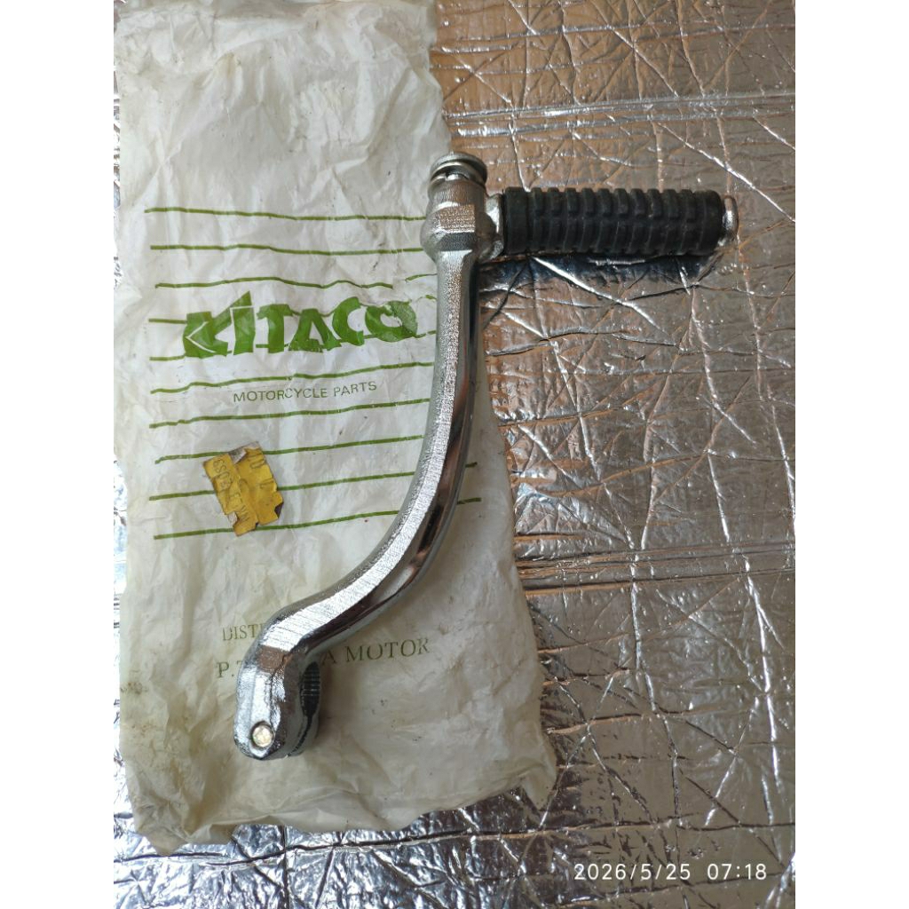 Engkol kick stater Honda C70/C700/C800