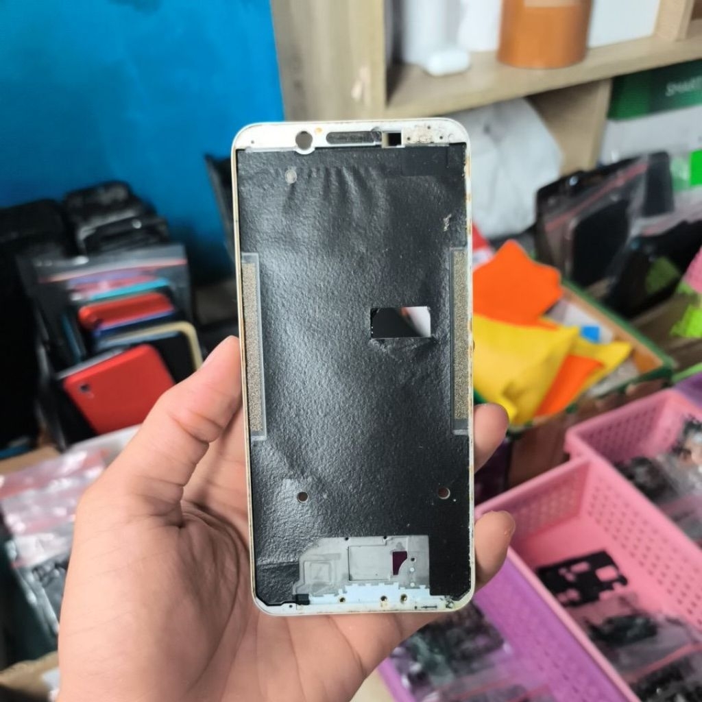 FRAME MIDLE TATAKAN LCD OPPO A83 LAYAK PAKAI NO BONCEL BONCEL ORIGINAL COPOTAN