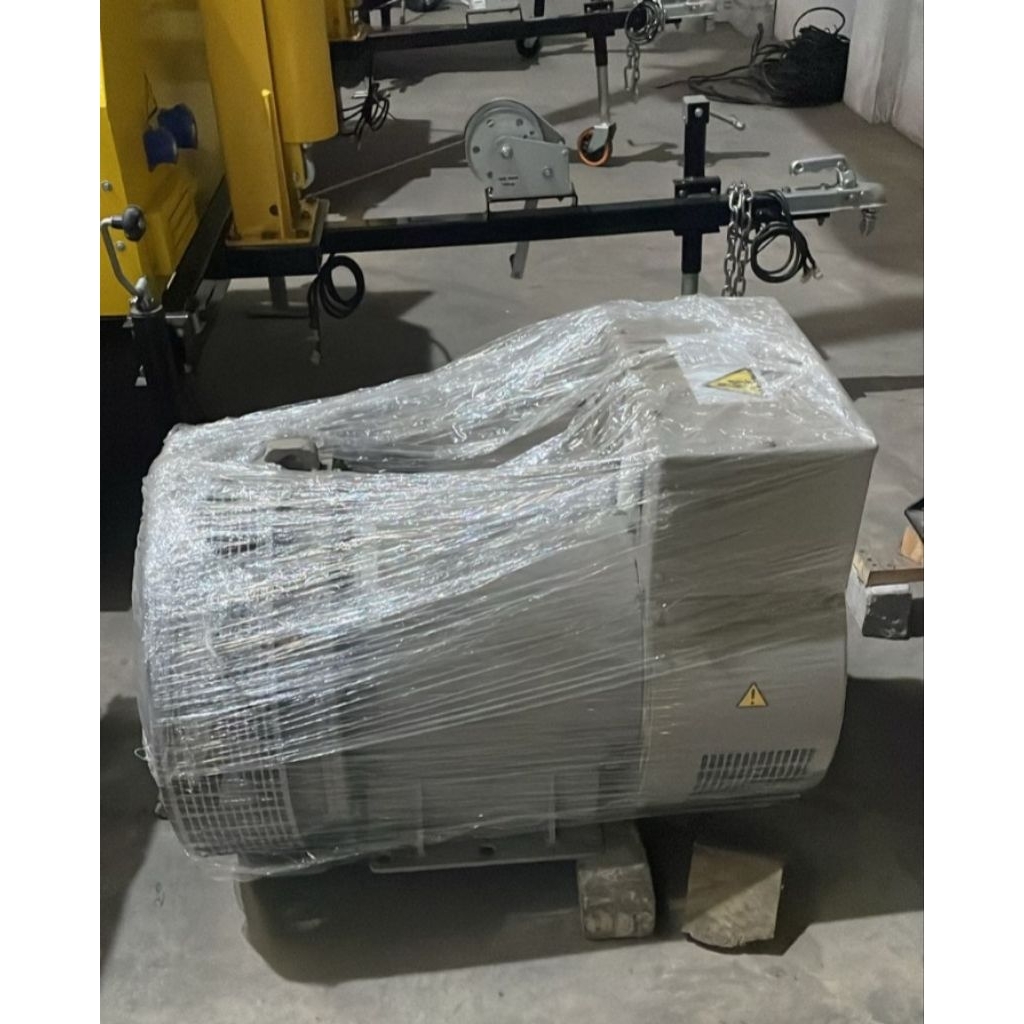 ALTERNATOR STAMFORD 25KVA + packing kayu