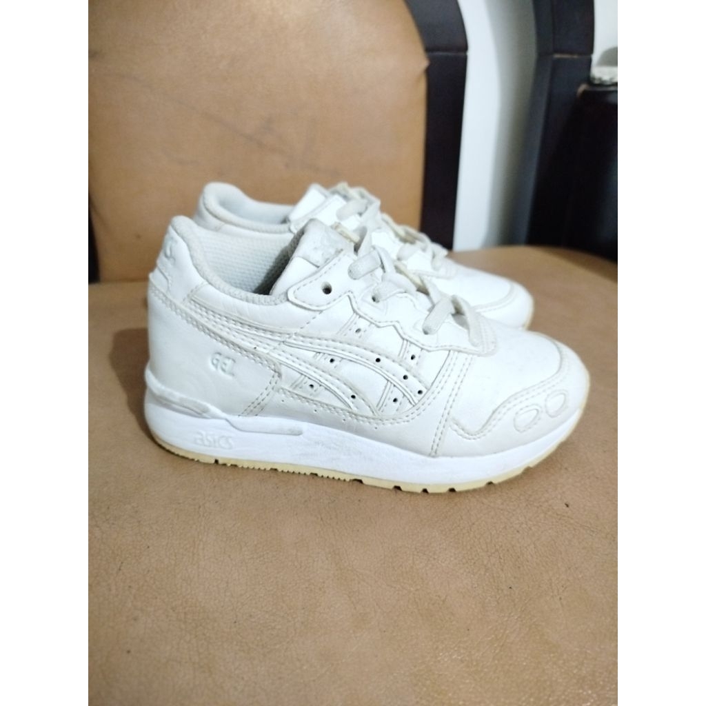 Preloved sepatu anak  ORI ASICS GEL-LYTE III