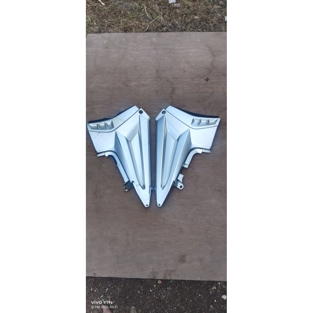 Cover Body Tutup Aki Kempol Aki Accu Yamaha Scorpio Z New Robot Original Copotan Motor
