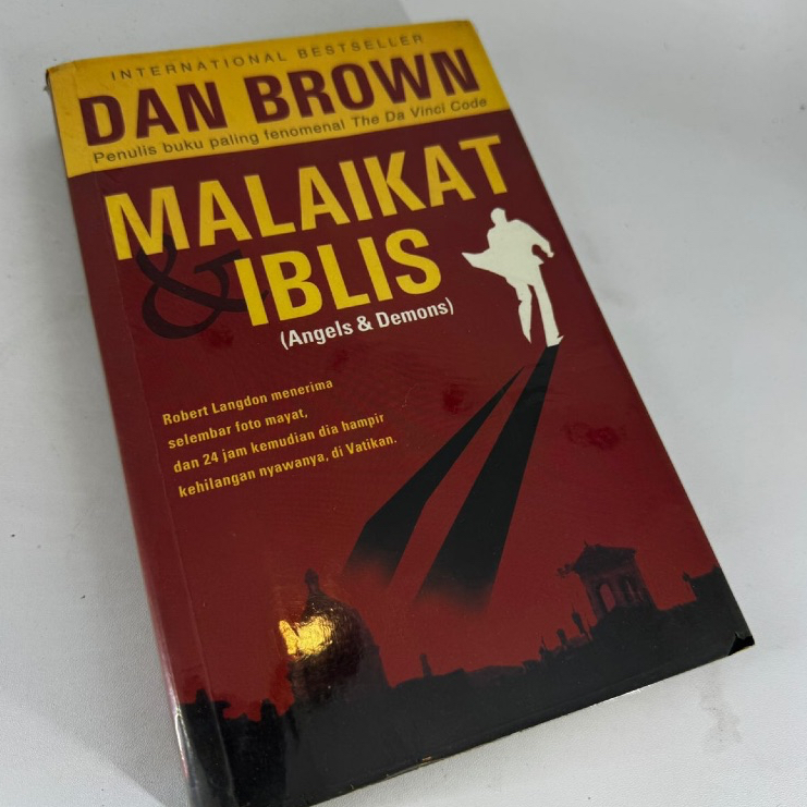 [Preloved] Novel Angels & Demons by Dan Brown [Malaikat dan Iblis] Original