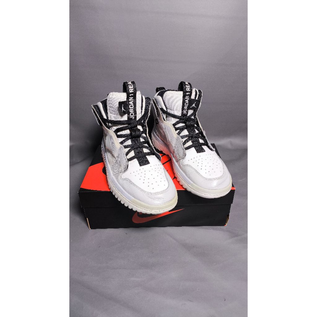 Sepatu basket Sneakers casual Jordan React "Grey Fog" second bekas