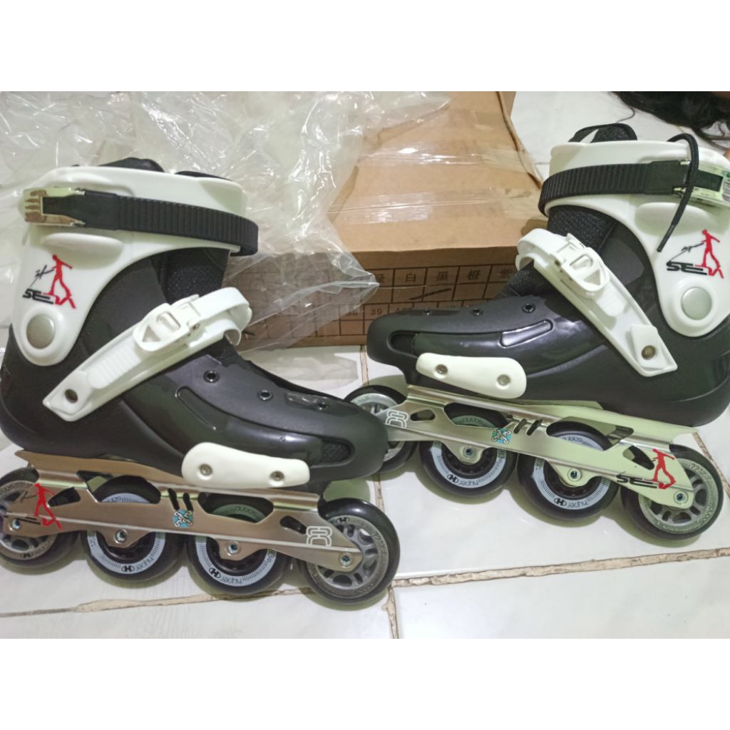 sepatu roda inline skate SEBA cina