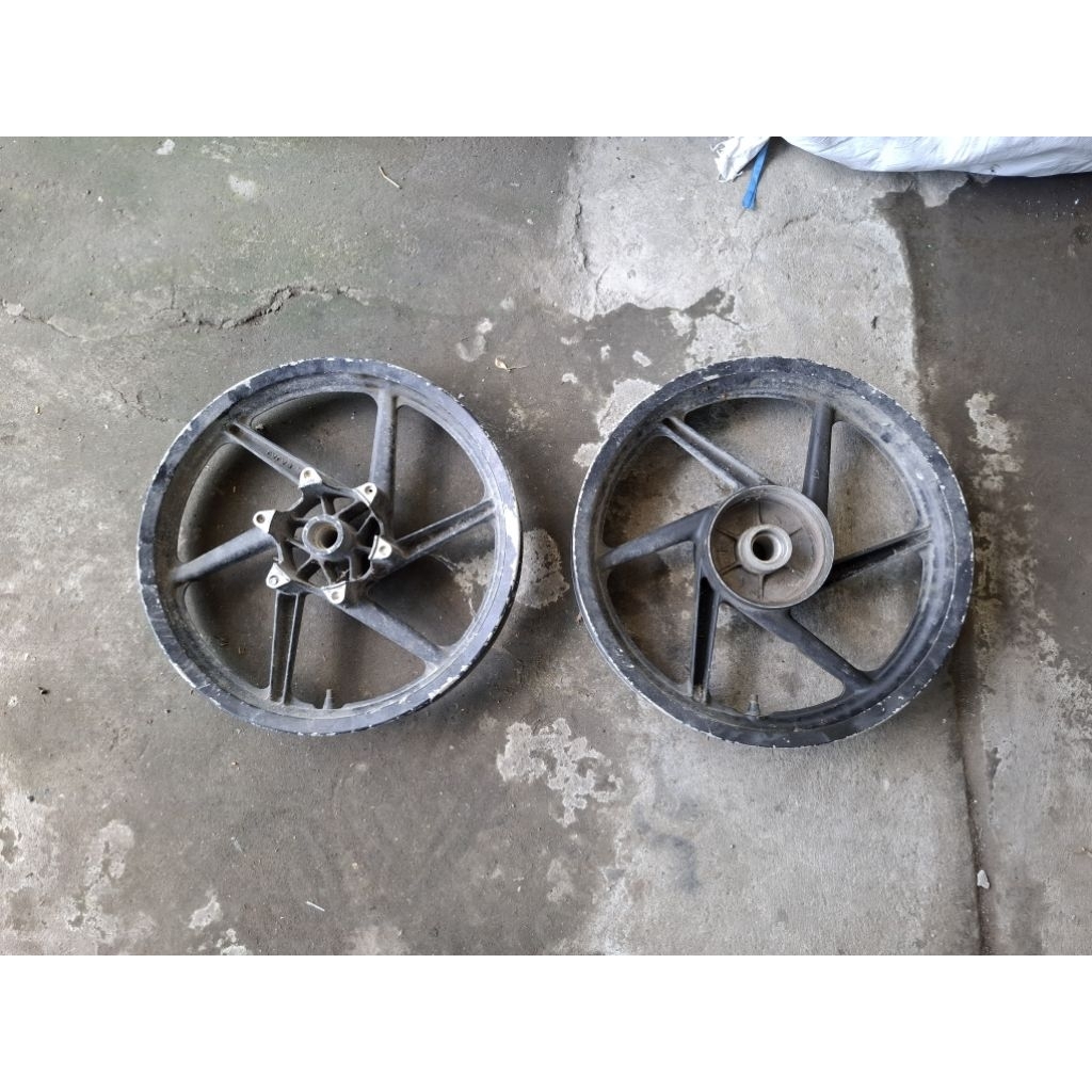 velg racing depan belakang bajaj pulsar original