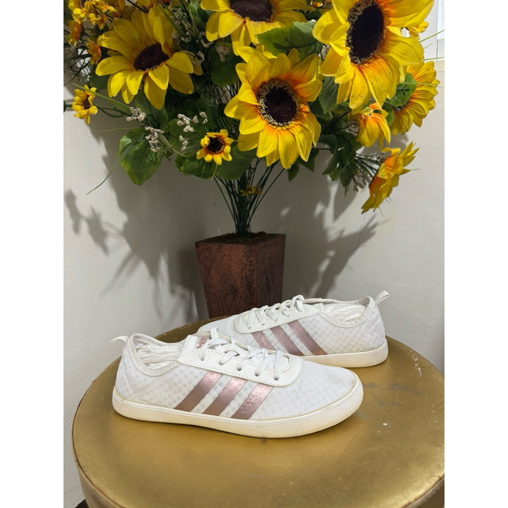 Sepatu Adidas Original Size 36 2/3 insole 22,5cm Preloved/Second