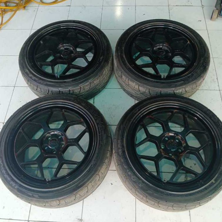 Velg Bekas Ring 18 Lubang Pcd 5x100 GRY HSR R18X8 H5X100 BAN 225 45 R18