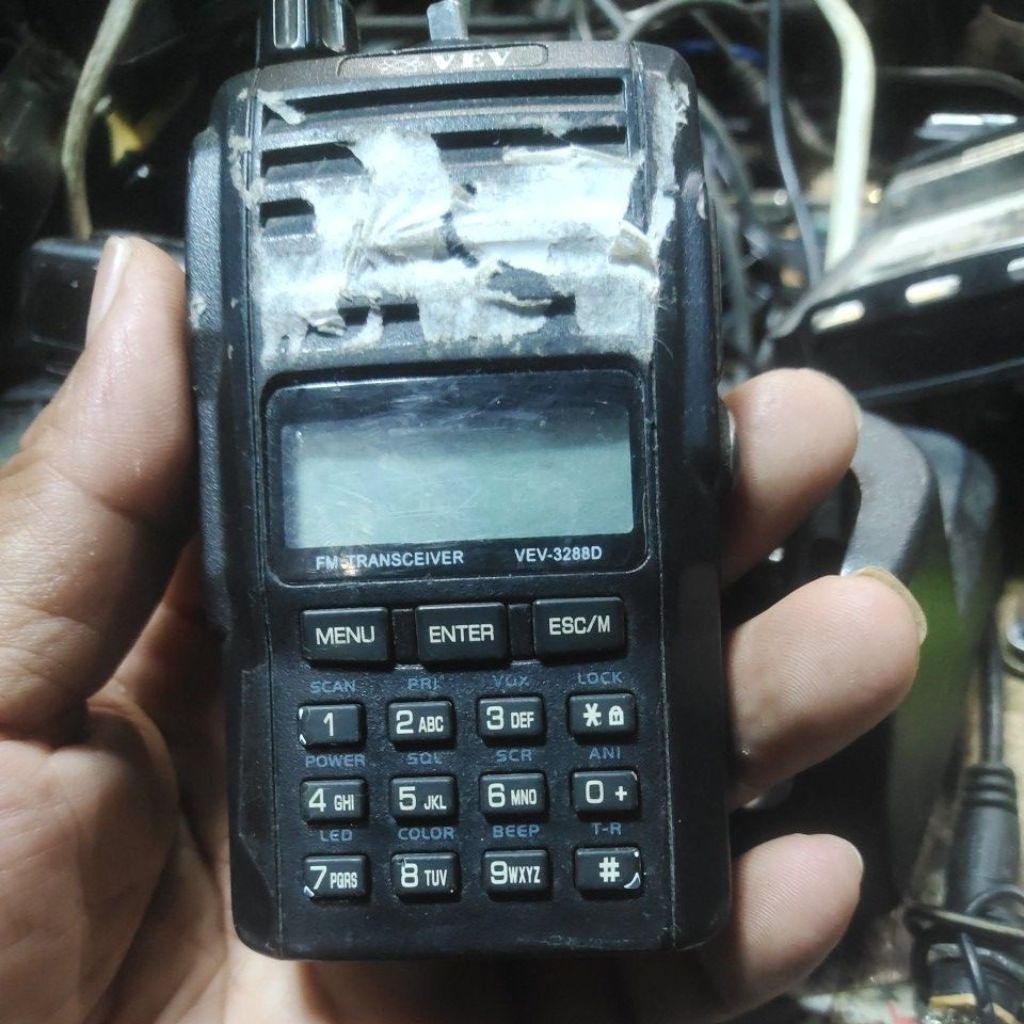 HT VEV 3288D UHF RADIO KOMUNIKASI VEV 3288D