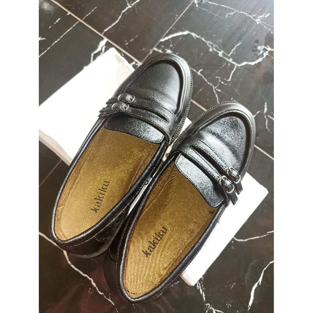 (Preloved) Sepatu Wanita Docmart Nomi Series