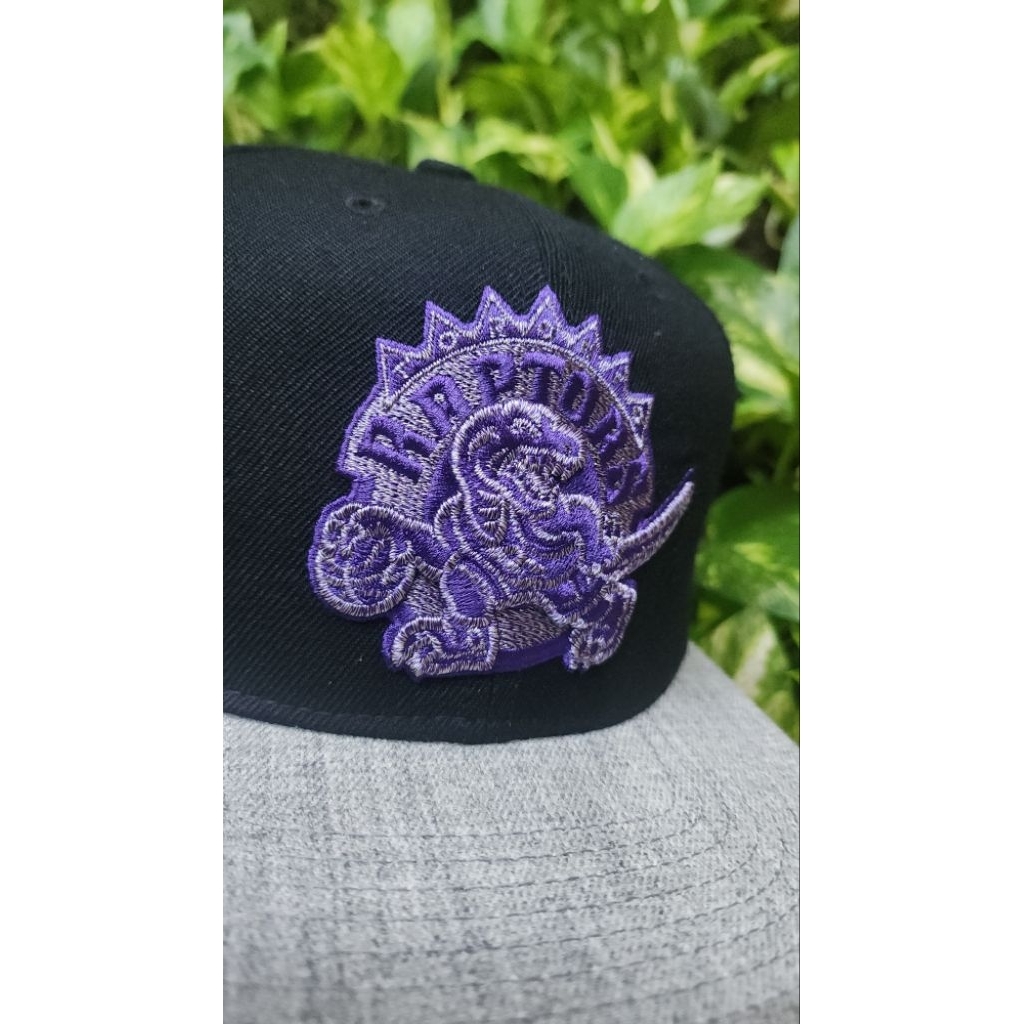 Topi NBA Toronto Raptors - Mitchell n Ness ( bahan Acrylic ×Wool ) ORIGINAL