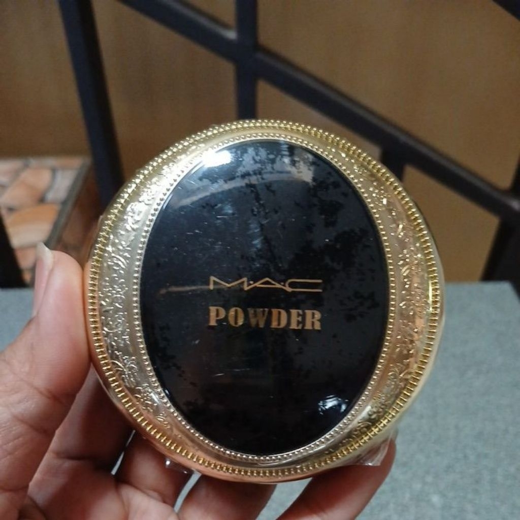 MAC Powder bedak Tabur 01