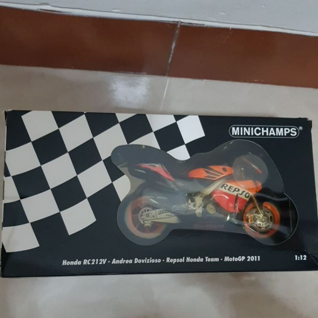 minichamps dovizioso 2011 diecast skala 12