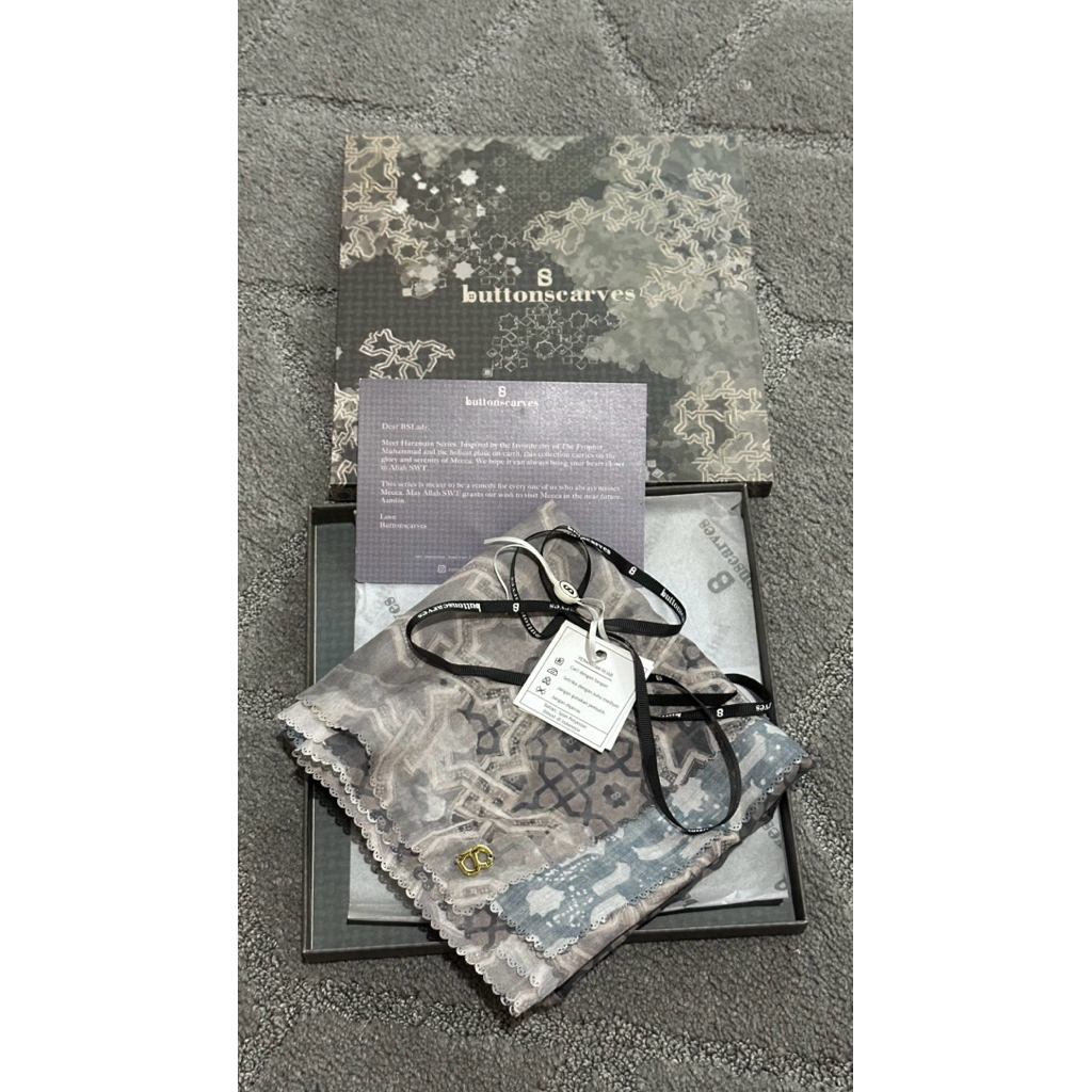 Buttonscarves Haramain Voal Square