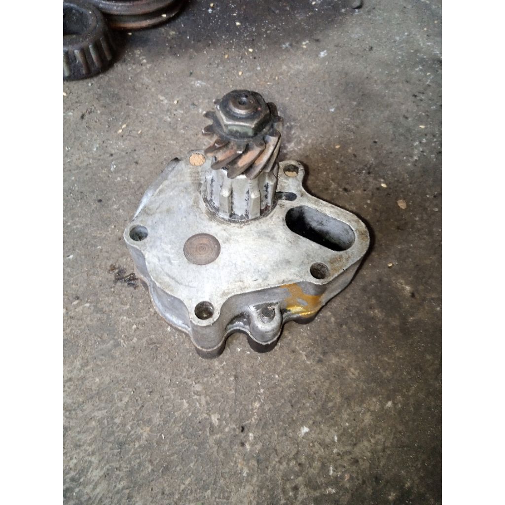pompa oli coltdiesel FE 4D30