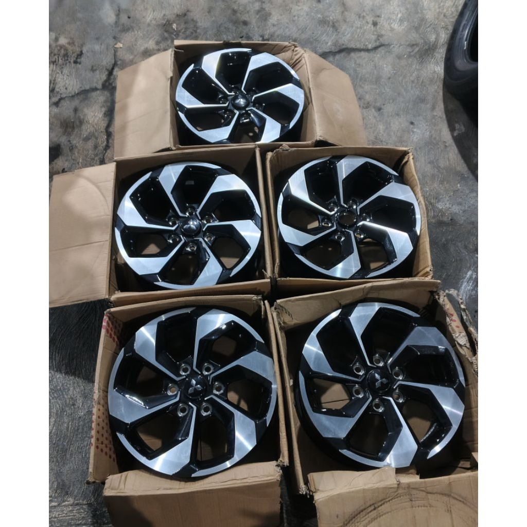 velg original Mitsubishi Pajero Dakar ring 18